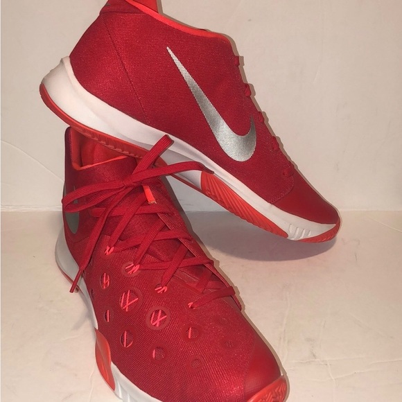 NWOB Nike Men's Zoom Red Hyper quickness 2015 Basketball Shoes - Picture 2 of 12